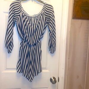 Just Me, Shortset, Size/M, Blue&White stripped, Like New/with pockets.